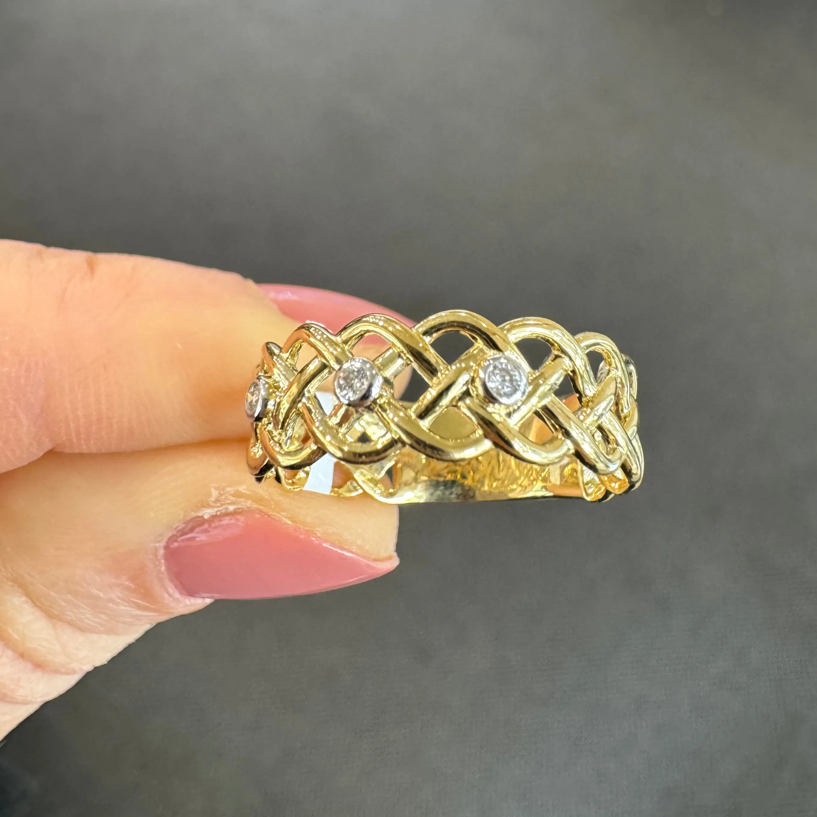 9ct Yellow Gold Knotted Diamond Ring