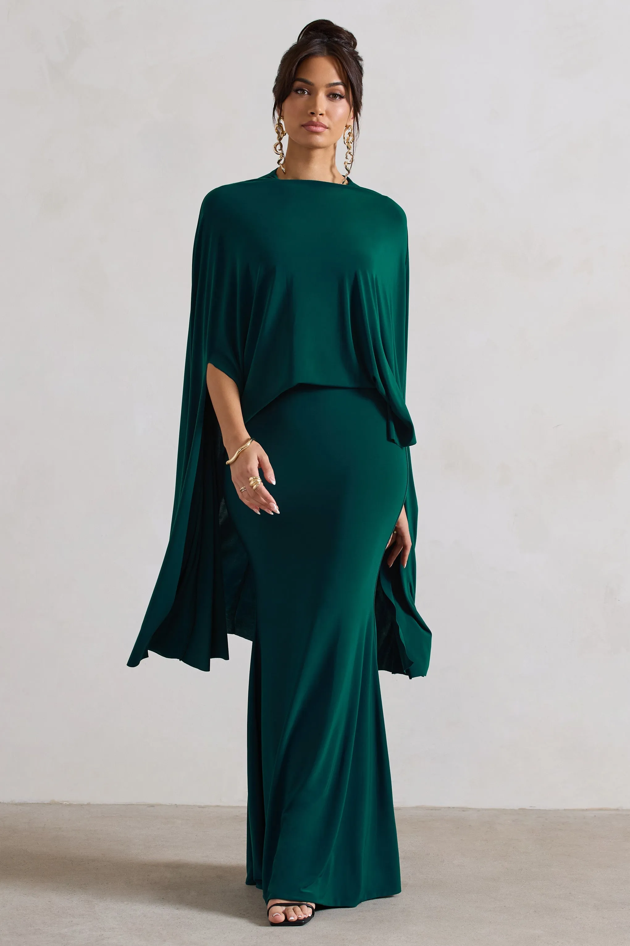 Charmaine | Robe longue vert bouteille à col haut avec cape