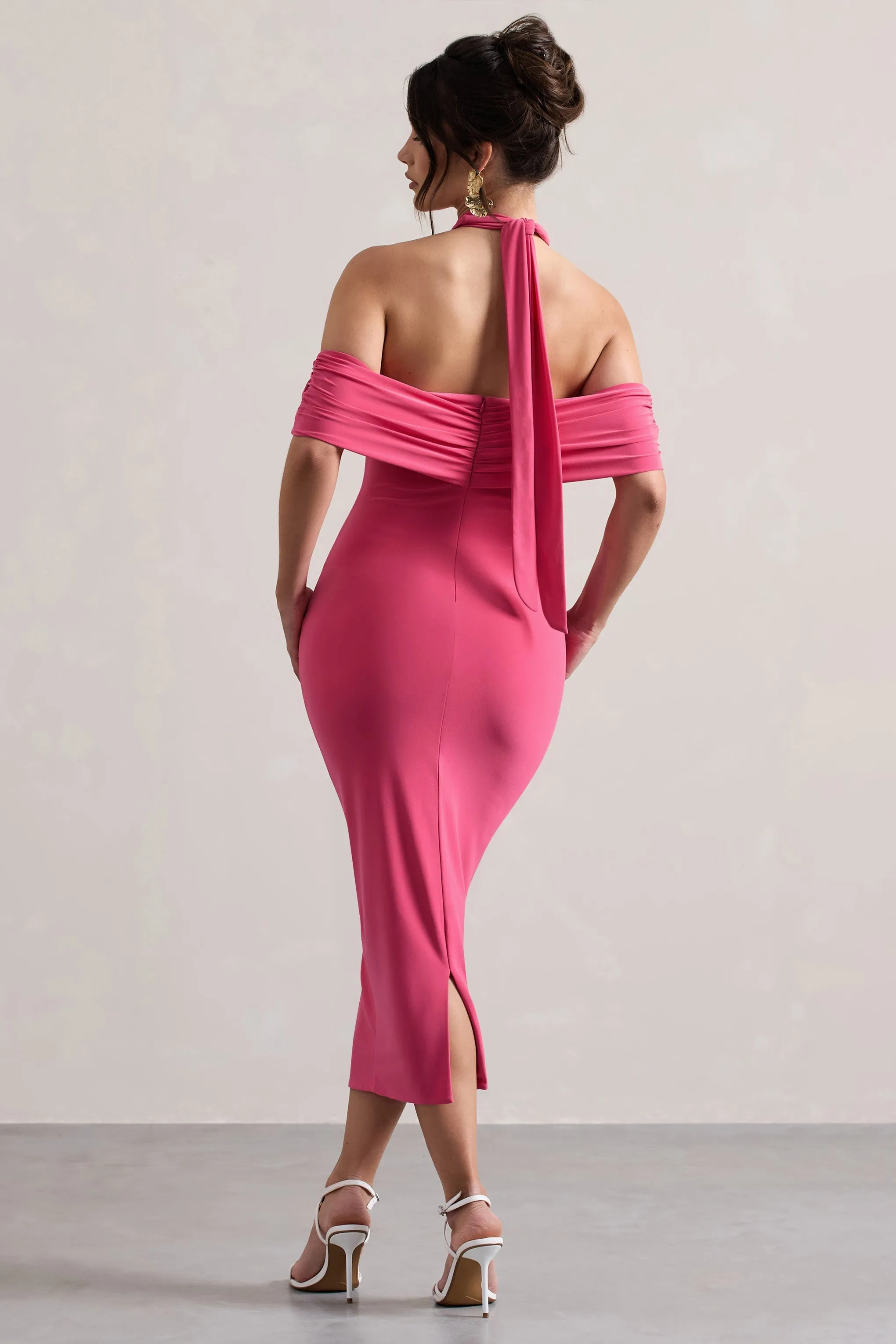 Connect | Robe mi-longue moulante corail à décolleté croisé et découpes au cou.