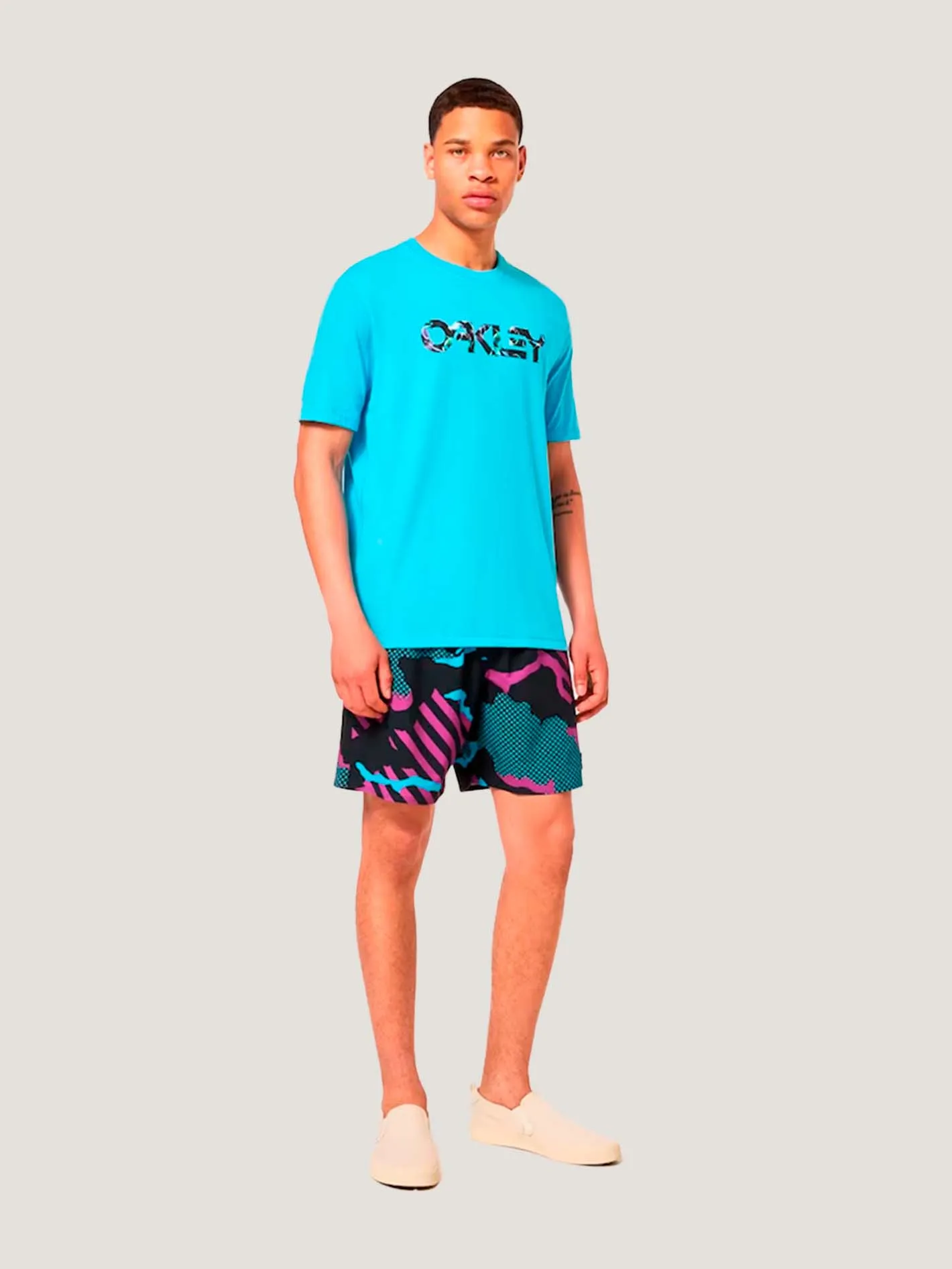 ROPA DE BAO OAKLEY HOMBRE GRIP CAMO RC 18 BEACHSHORT