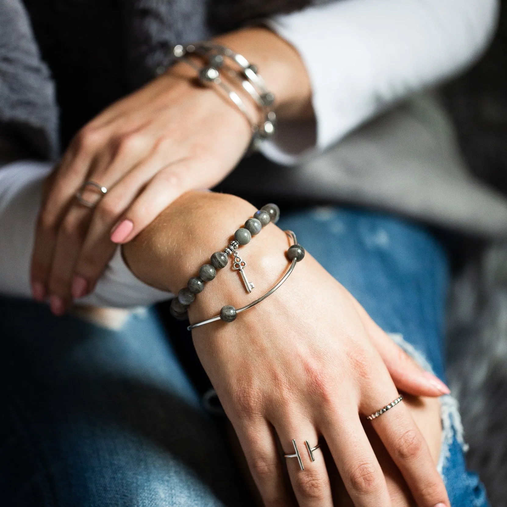 Rose | Stone Beaded Charm Bracelet | Howlite