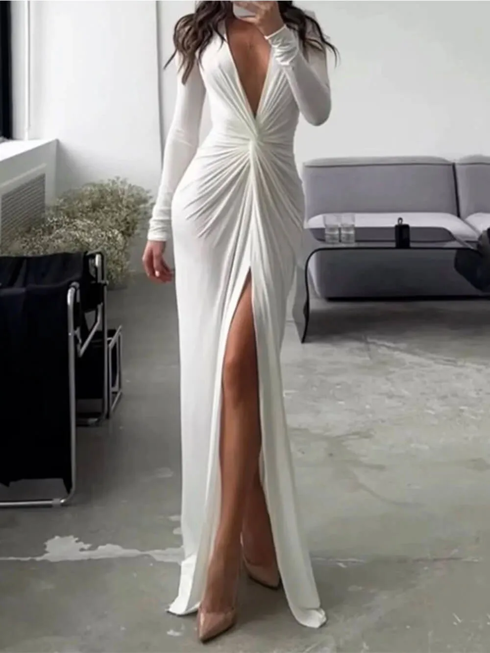 SEXY MAXIKLEID MIT V-AUSSCHNITT UND LANGEN RMELN